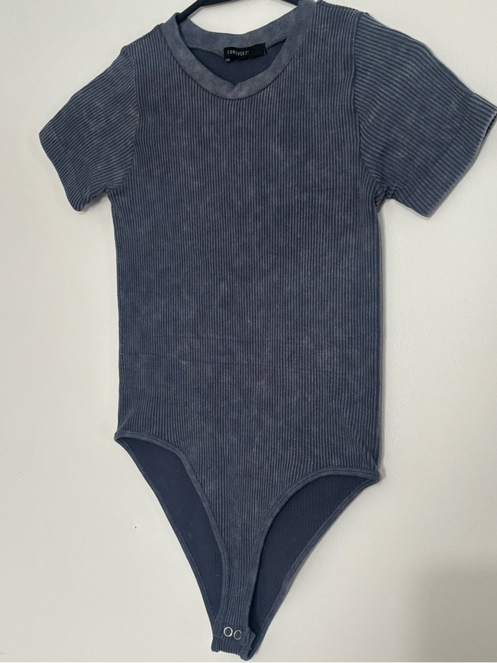 Short Sleeve Ribbed Crewneck Top in Slate Blue | Forever 21 | Size Small
